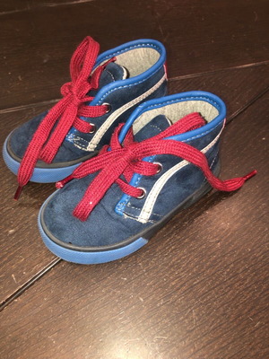 Chicco baby boots 21 suede like new with red laces