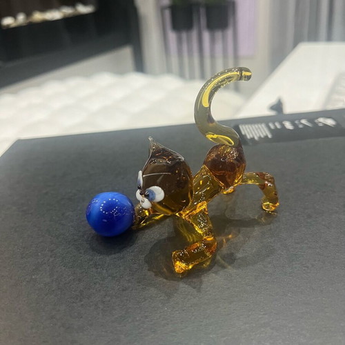 Glass cat miniature like new, handmade with details
