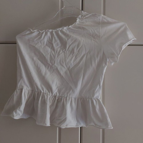 White Two In A Castle T-shirt size 8 like new