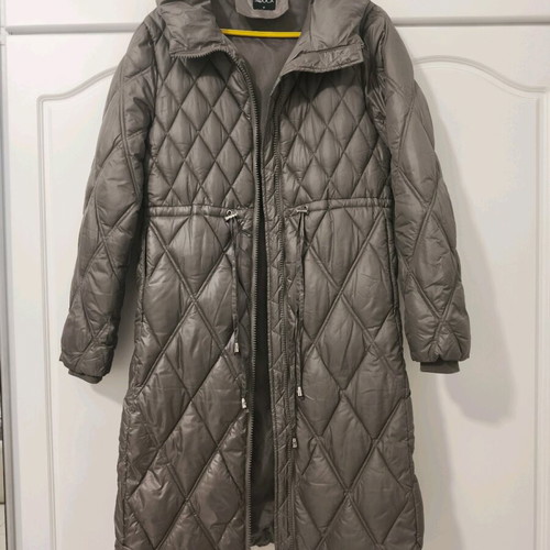 Women's long quilted coat DOCA size M like new, brown/gray