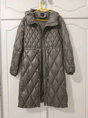 Women's long quilted coat DOCA size M like new, brown/gray