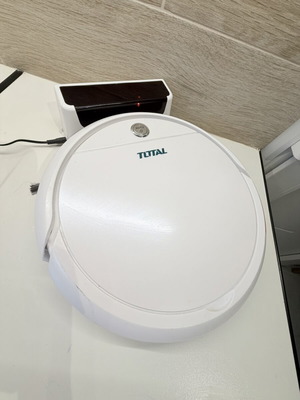 Σκούπα ρομπότ με Boxnow, σαν καινούργιο, με κοντρόλ και οδηγίες χρήσης