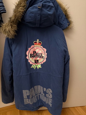 Μπουφάν Paul’s Boutique London μπλε σαν καινούργιο, στενή γραμμή