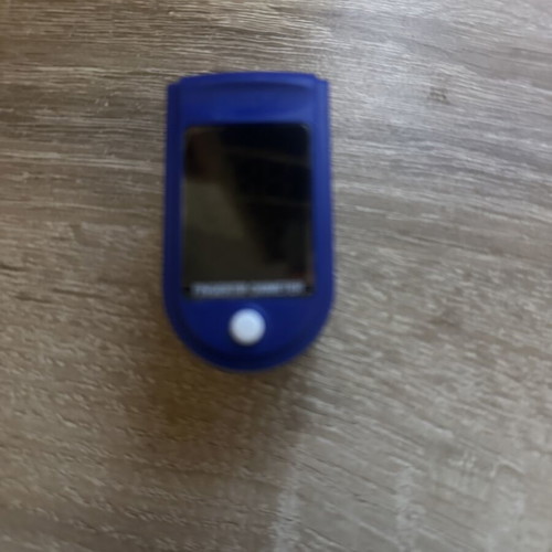 Digital fingertip pulse oximeter for oxygen and pulse measurement