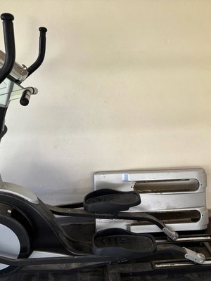 X-FIT 800 elliptical used without power for people over 110kg