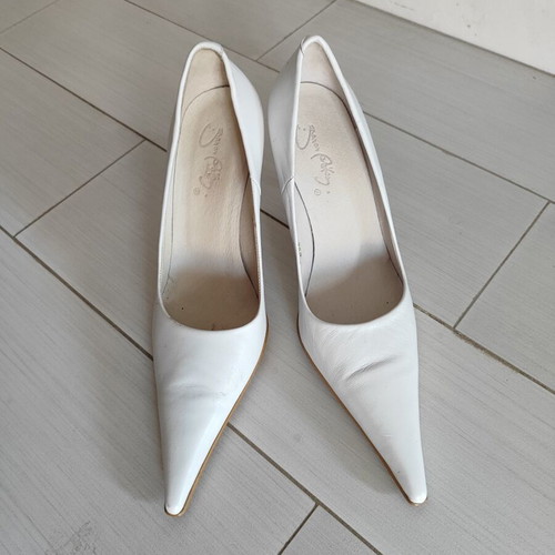 Vintage white pointed heels Italy new, leather