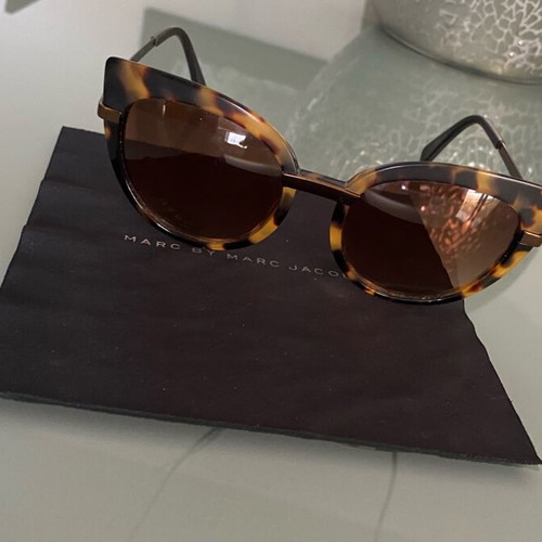 Marc by Marc Jacobs sunglasses like new, brown with bronze arms