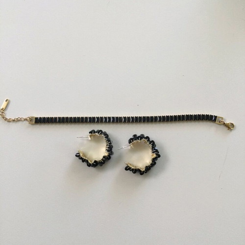 Jewelry set like new with earrings and bracelet with crystals