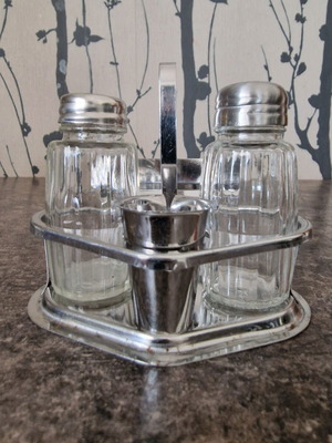 Salt and pepper holder used, pack of 12