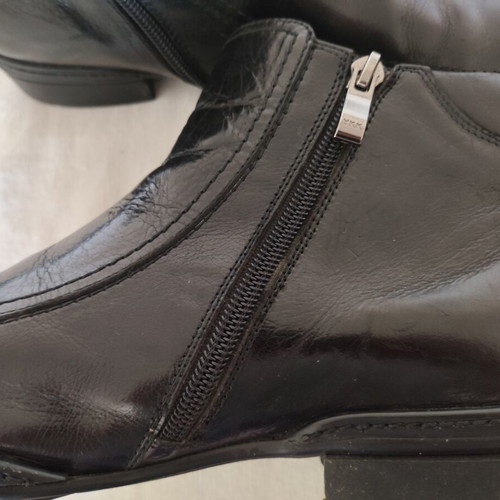 Box Shoes Mens Black Leather Chelsea Boots Size 43 Like New