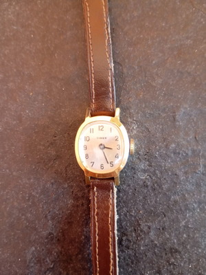 Timex Cavatina vintage women's watch like new, gold tone