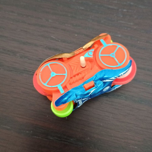 Various toys used, pack of 4 small pieces