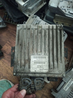 Υπολογιστής κινητήρα ECU για Dacia Logan μεταχειρισμένος