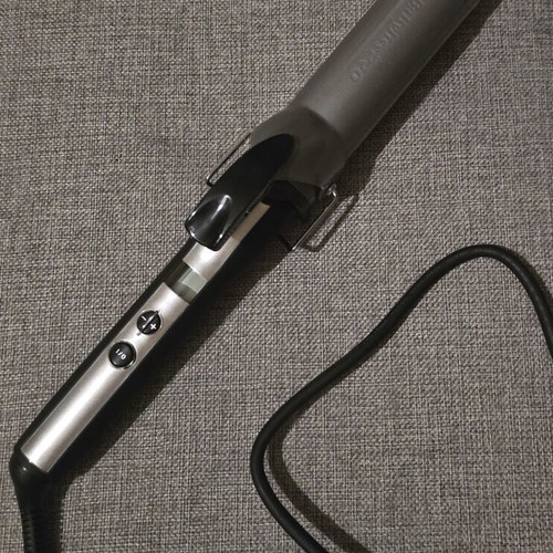 Babyliss Pro BAB2174TTE 32mm curling iron with digital temperature display