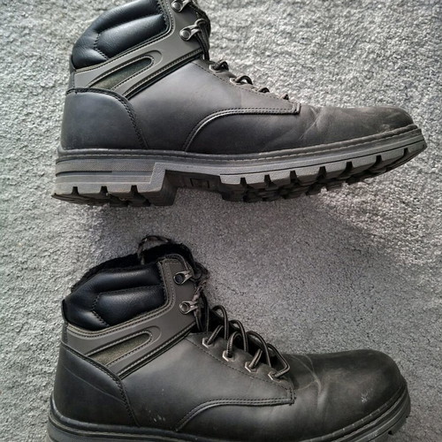 Boots size 44 like new, gray with inner lining