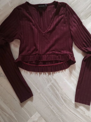 Pretty Little Thing crop top new, size S