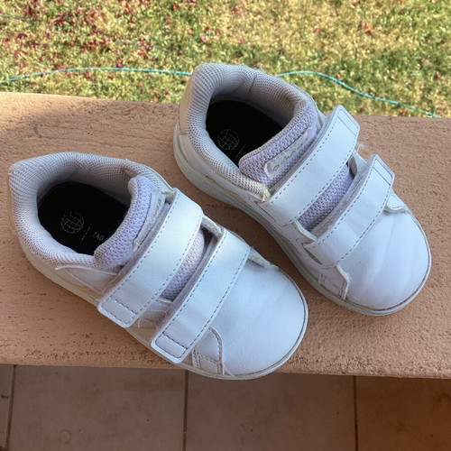 Adidas girls' athletic shoes used, size 23, white and pink