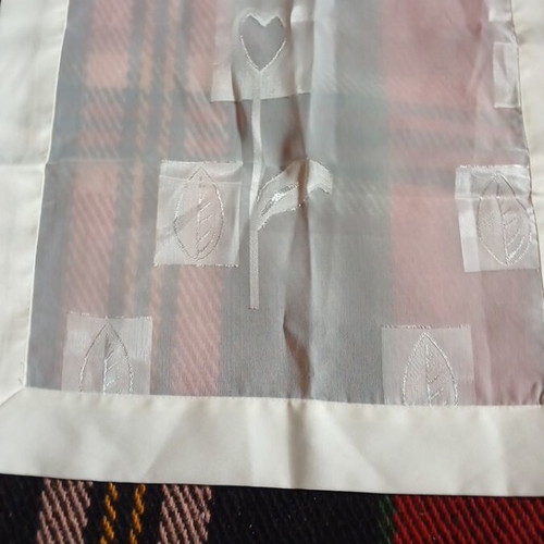 Small towel used, dimensions 40x39