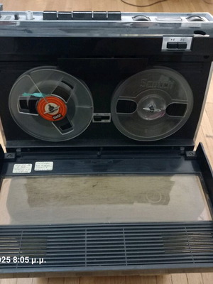 Used bobbin tape recorder not spinning, radio only