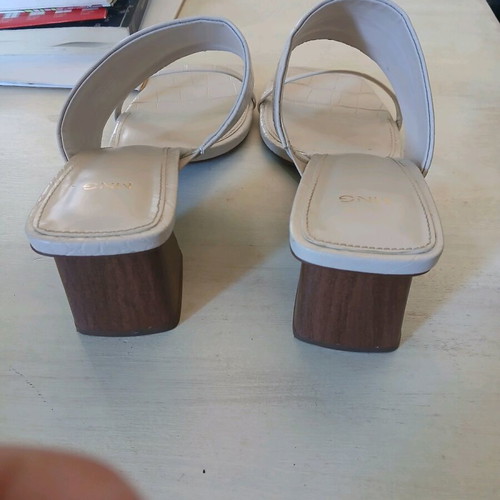 Mango wide heel sandals size 40 like new, beige