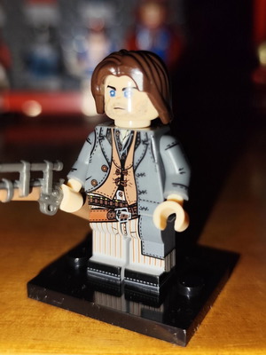 Φιγούρα John Marston από Red Dead Redemption 2 σαν καινούργιο με τουφέκι και βάση στήριξης