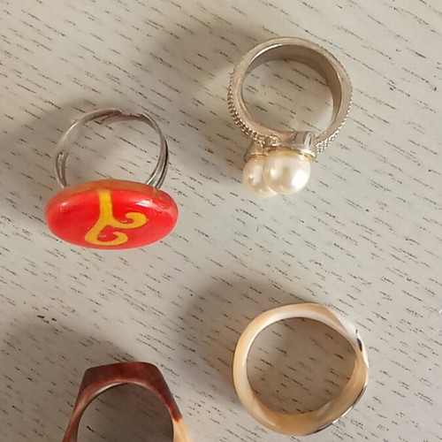 Impressive rings like new, set of 4 pieces