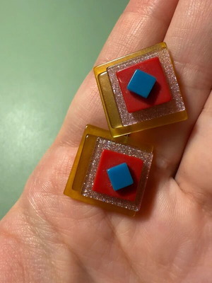 Pop style earrings like new, square multicolor