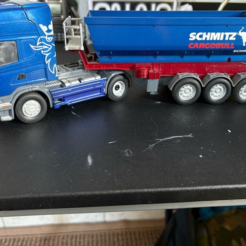 Scania 1/32 siku used with new batteries