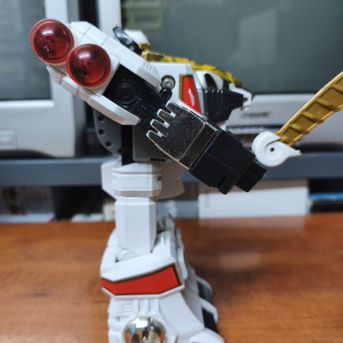 Tigerzord Power Rangers figure with white Power Ranger