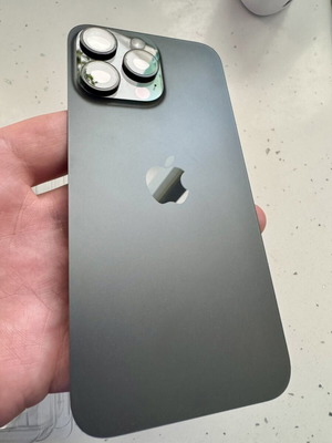 Πλάτη iPhone 15 Pro Max Μαύρη σαν καινούργια