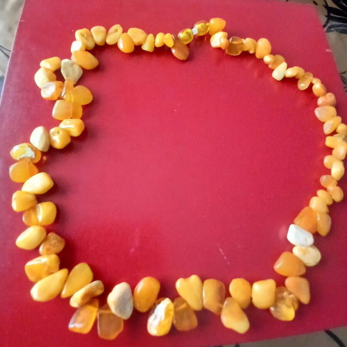 Necklace with natural amber, 42 cm length, like new