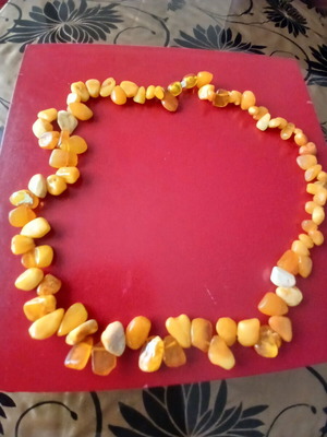 Necklace with natural amber, 42 cm length, like new