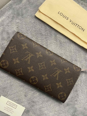 Louis Vuitton Emilie Wallet Monogram Canvas Rose Ballerine like new