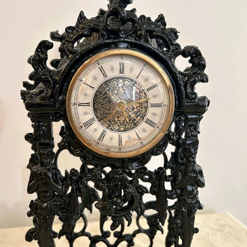 Vintage mechanical clock used, runs 10 hours nonstop