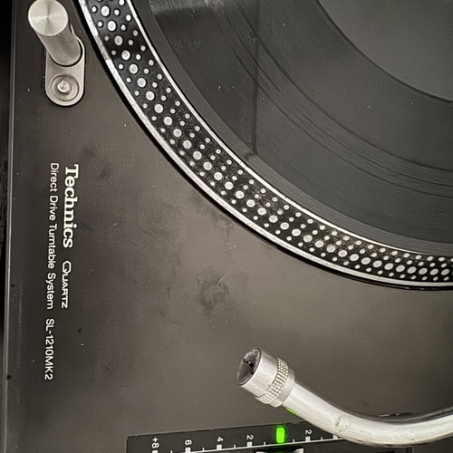Technics SL 1210 turntable used, no needle or cartridge
