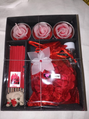 King Power Aromatherapy Gift Set new, rose candles and incense sticks