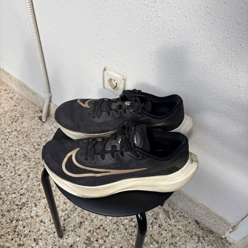 Nike Zoom Fly 5 running shoes used, size 44, black and gold