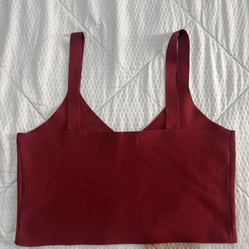 Pink Woman knitted crop top berry color size L like new