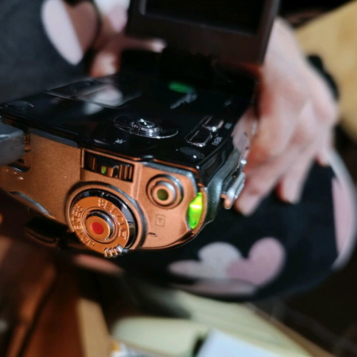 Mini camera like new with rotating screen