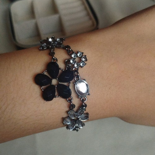 Avon women's bracelet with black and silver-grey stones, anthracite chain