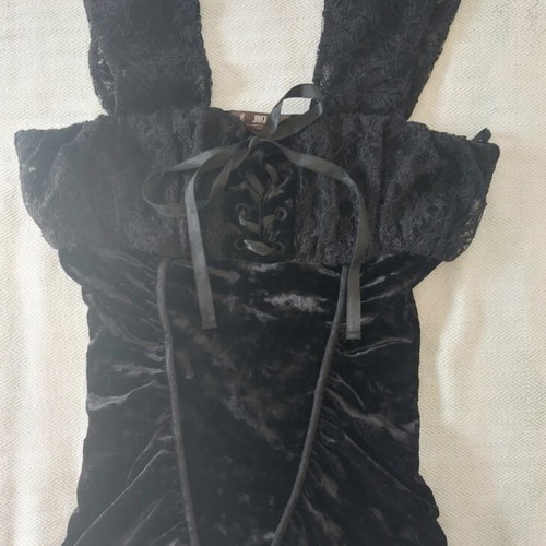 Top JLo black, like new, size S
