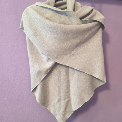Triangle scarf gray new
