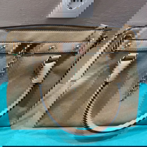 Γυναικείες τσάντες μεταχειρισμένες, 2 μπεζ με δώρο τρίτη δερμάτινη