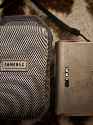 Ψηφιακή φωτογραφική μηχανή Samsung Digimax i70 Slide μεταχειρισμένη με θήκη και κάρτα μνήμης