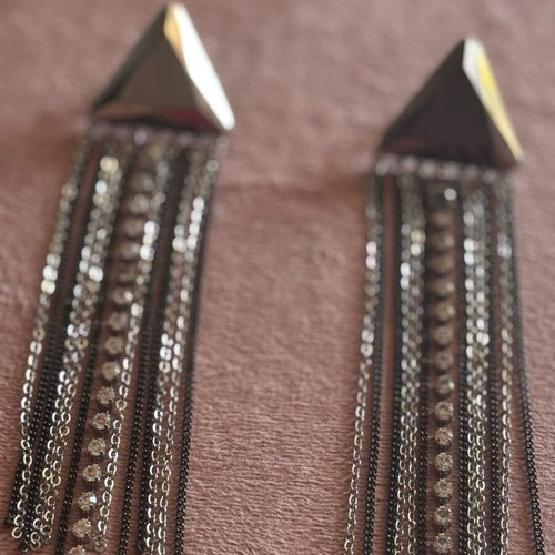 Earrings like new, silver color