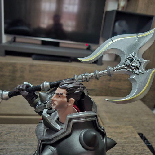 Darius XL figure from League of Legends 35cm like new with box
