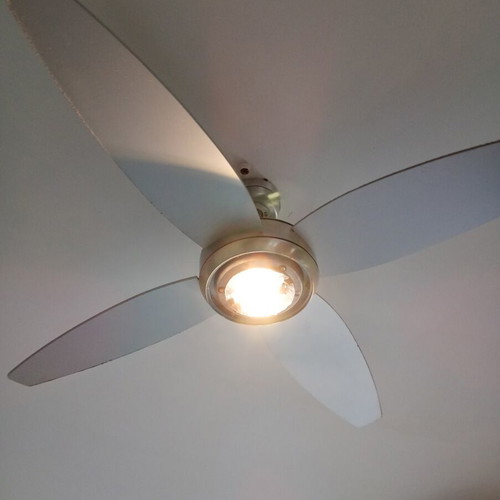 Westinghouse Havanna 52" Ceiling Fan with Remote control like new