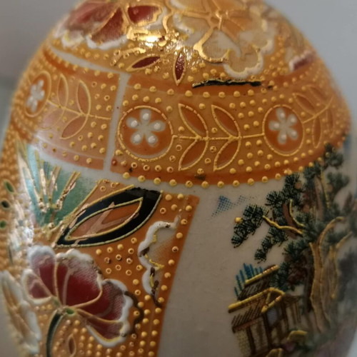 Chinoiserie egg used porcelain decoration with base