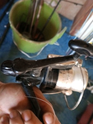 Fishing reel like new, spinning type, gear ratio 5.1:1
