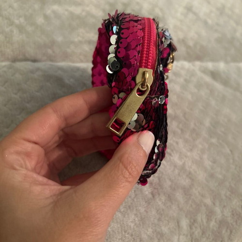 Keychain wallet with sequins like new